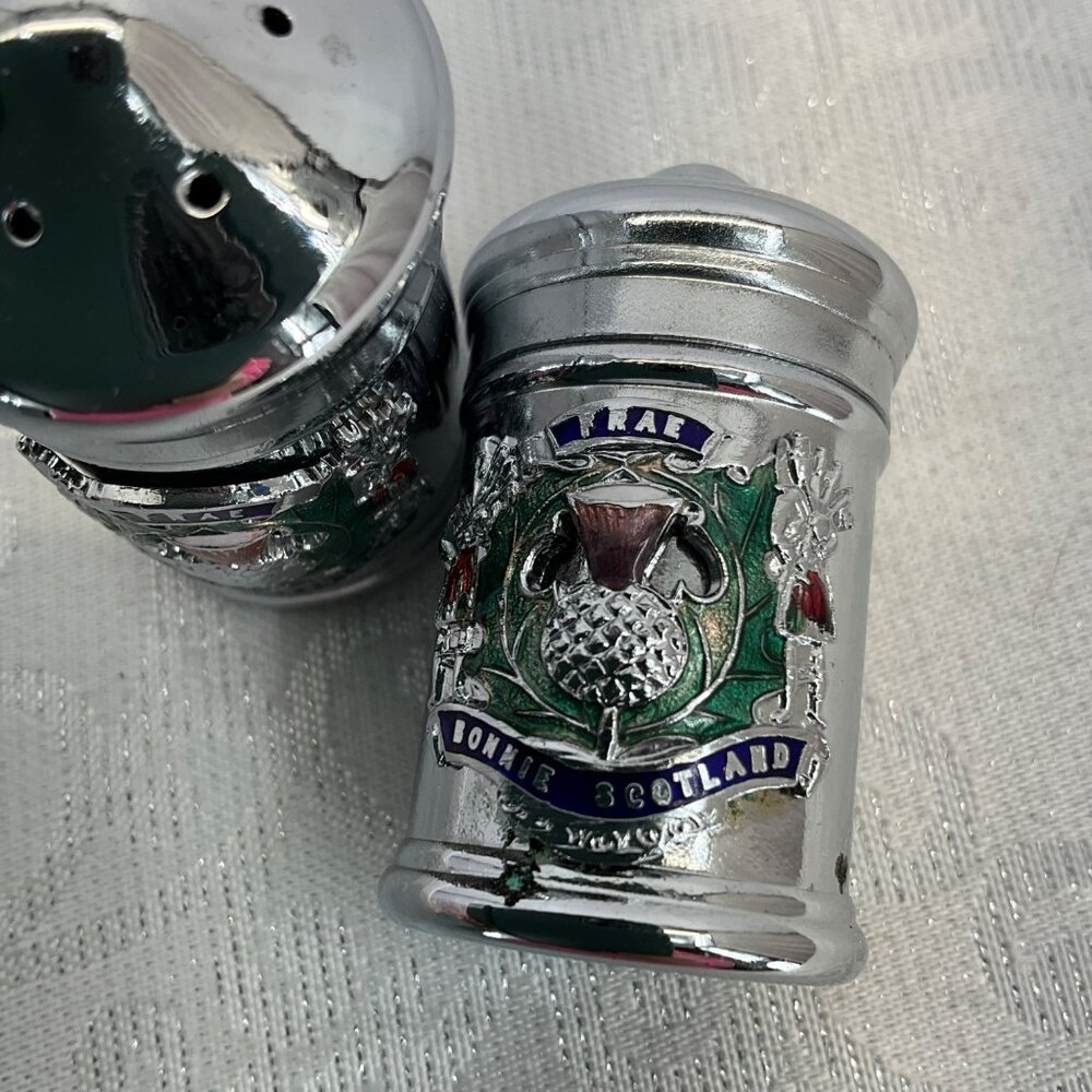 Miniature Scottish Souvenir Salt & Pepper Shaker Set‎ Thistle Emblem